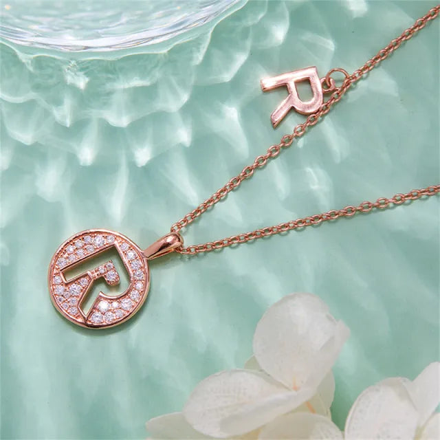 Collar de Moissanita con la Letra "R" para Mujer