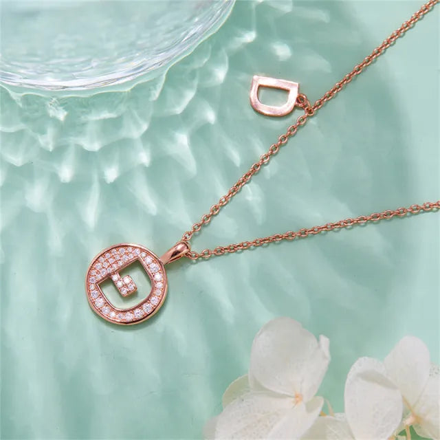 Collar de moissanita con inicial 'D' para mujer