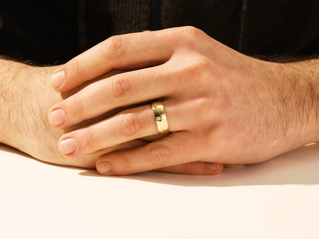 Anillo de boda para hombre de moissanita con diamantes redondos de 0,25 TCW