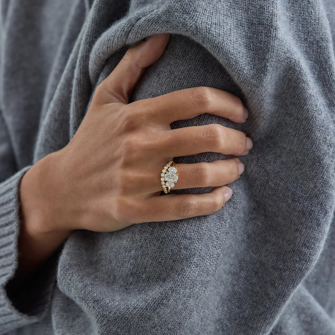 1.50CT Oval Cut Three Stone Moissanite Engagemetn Ring